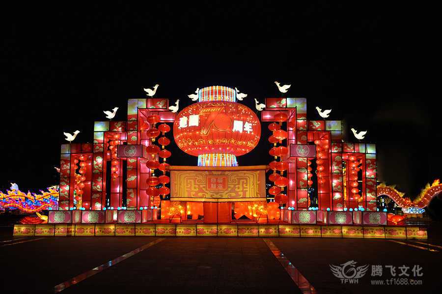 彩灯怎样装扮 “中秋 · 国庆”的节日气氛？